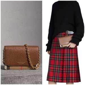 Burberry Hampshire Check/Leather Wallet On Chain